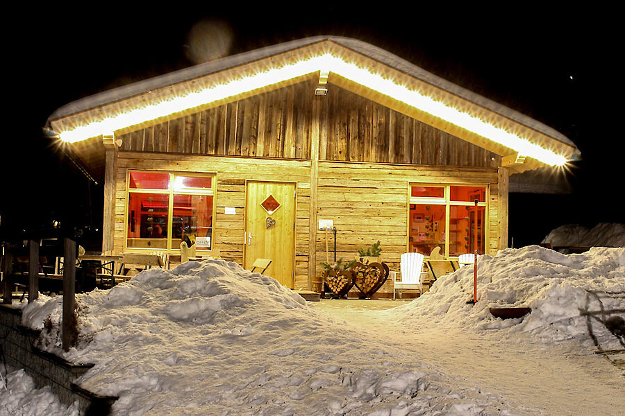 Außenansicht Riedlberg-Alm Après-Ski im Bayerischen Wald